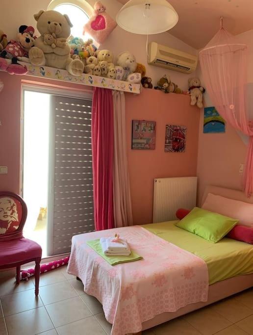 Marine'S Lux Villa:Golden Sunset Kalamata Exterior photo