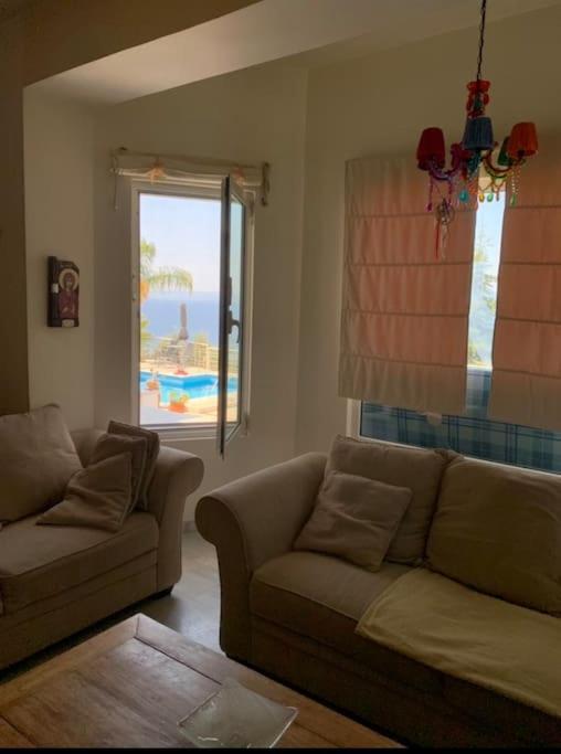 Marine'S Lux Villa:Golden Sunset Kalamata Exterior photo